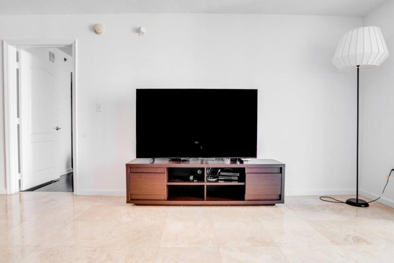 Chic And Pristine 1br With Pool, Gym And Wfh Hébergement de vacances *